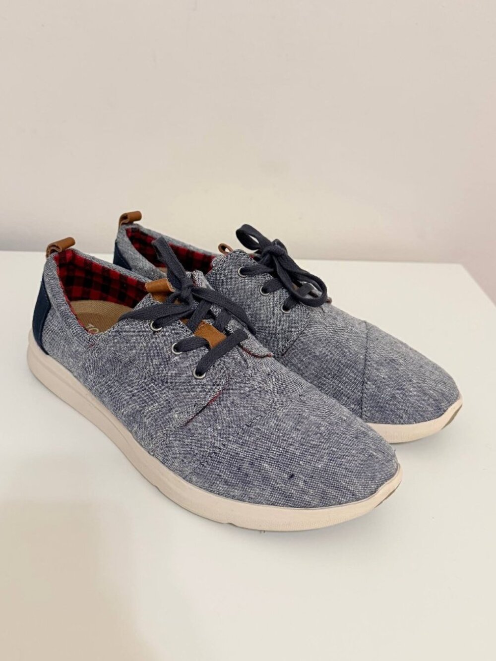 Toms - Women's Chambray Blue Lace-Up Sneakers - Size 9